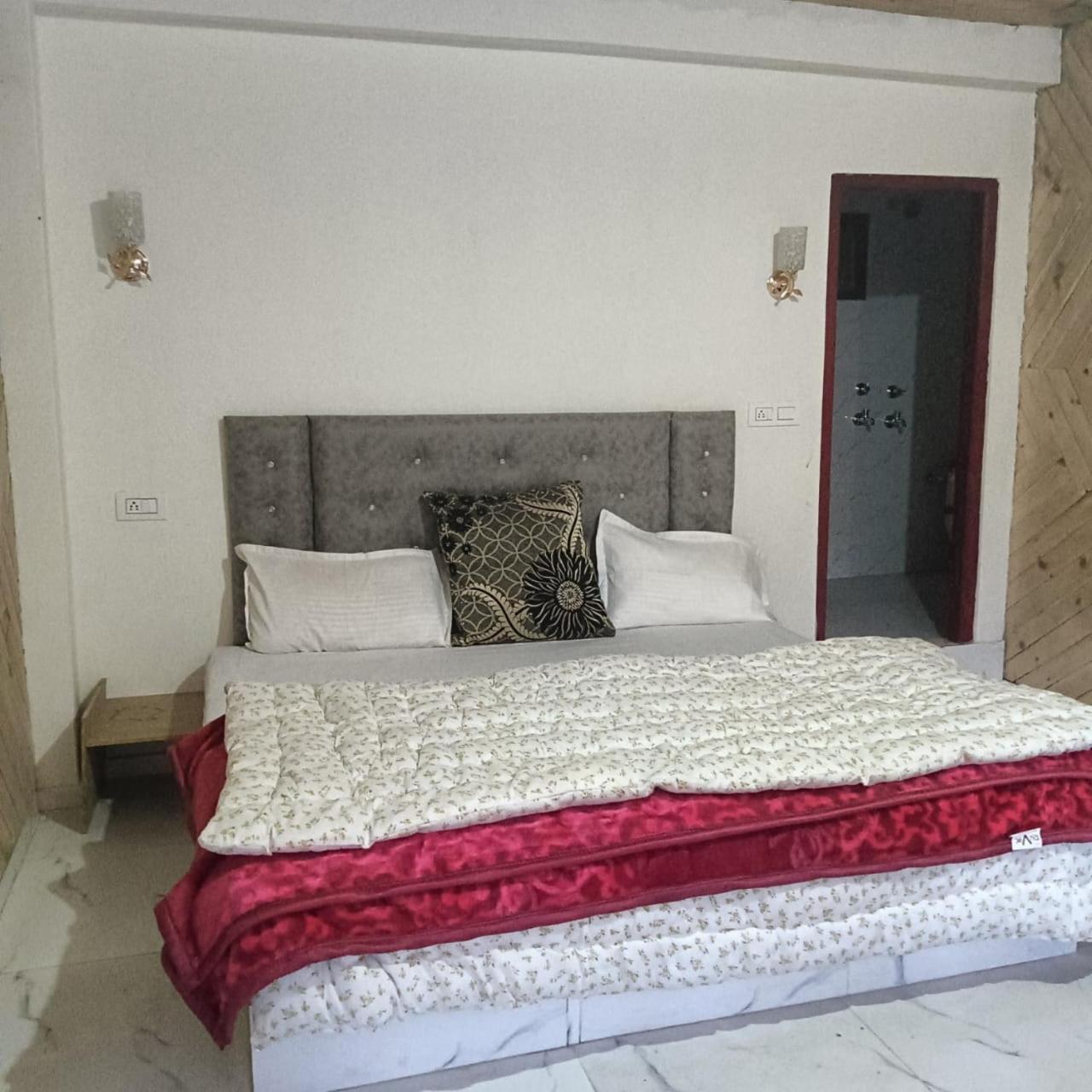 Aditya Guest House Tosh Buitenkant foto