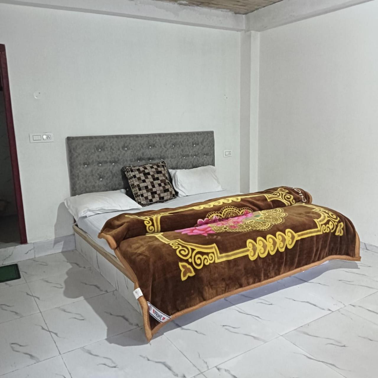 Aditya Guest House Tosh Buitenkant foto